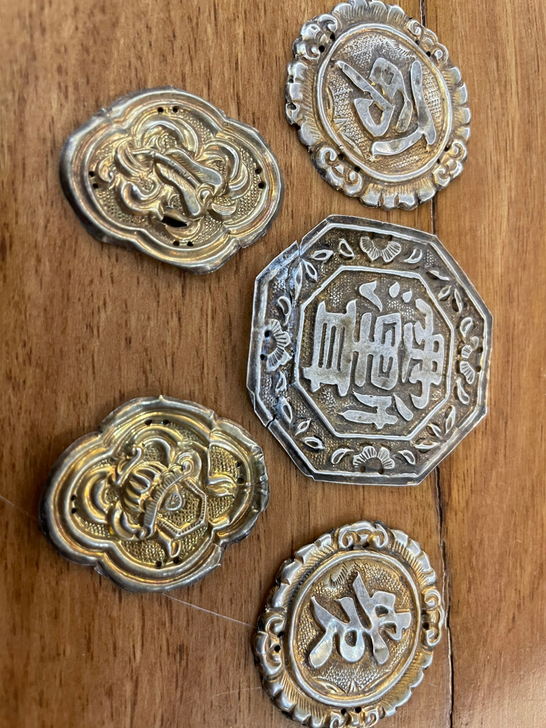 乡下一地皮收来晚清五片不完整,不配套老银鎏...