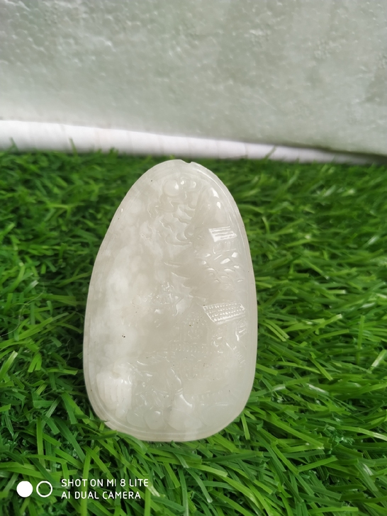 和田玉雕刻的山水画入手渠道:早年家族老前辈...