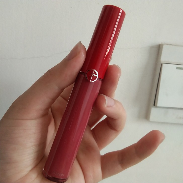 阿玛尼唇釉，仅用过三次，色号如图，试色自己...