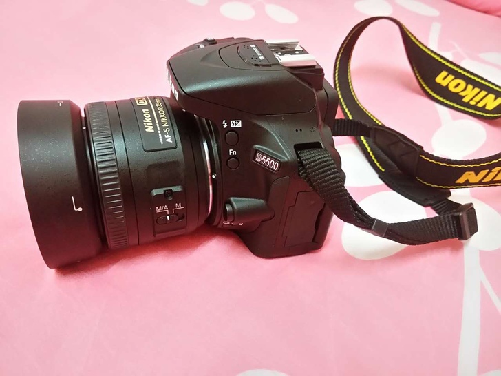尼康D5500 镜头35mm1.8定焦出售...