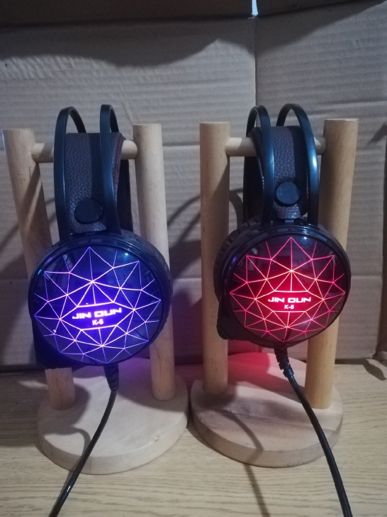 今盾K一5耳机，两边声音正常，麦正常使用，...