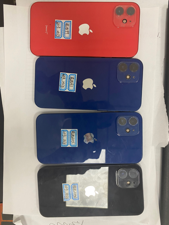 4台美版有锁已黑解iPhone12，已完美...