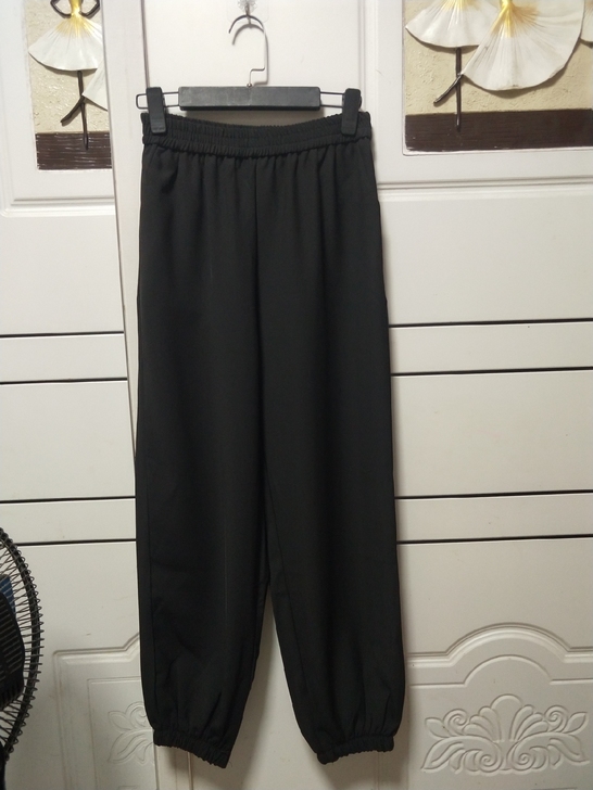 全新斜纹西装休闲裤，面料我不懂哈，我感觉是...