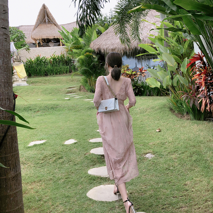 ByYou露背刺绣蕾丝连衣裙女中长款七分袖...