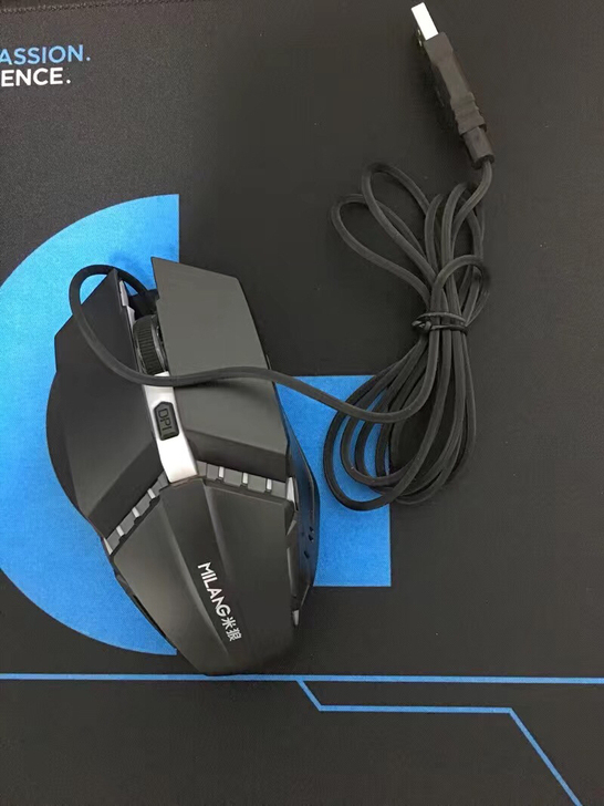 M5游戏发光鼠标有线加重4D电竞七彩呼吸灯...