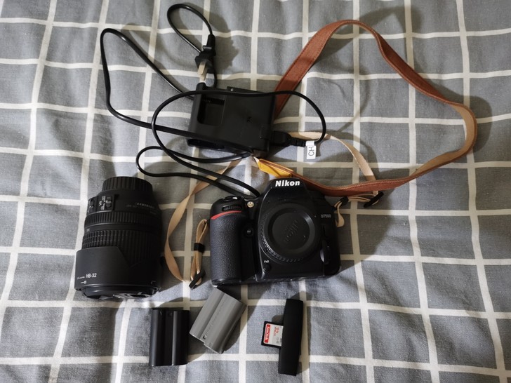 尼康D7500，自用的一台机器，带镜头18...