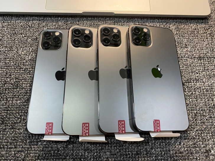 全新12Pro 128G石墨色美版有锁仅激活