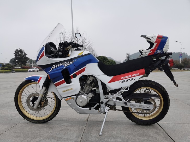 本田阿尔卑斯400全地形拉力摩托车,机器没...