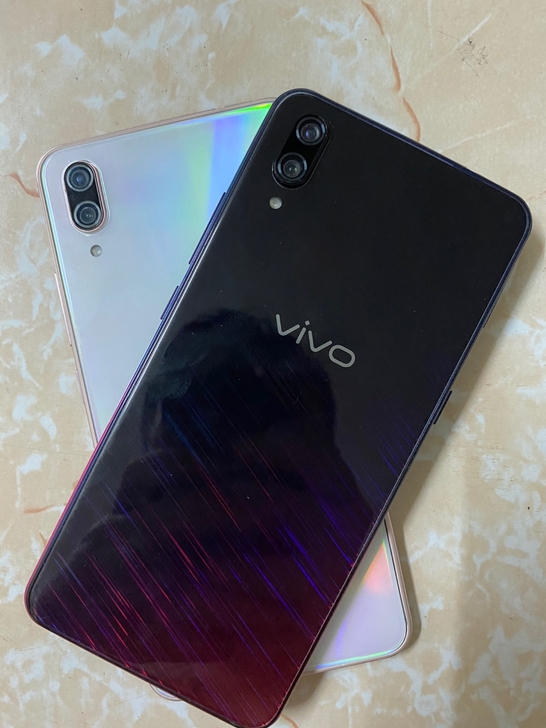 正品vivox23幻彩版二手手机全面屏6-...