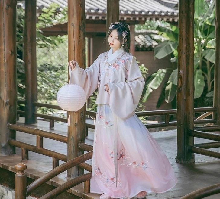 汉尚华莲八宝妆L码，已绝版