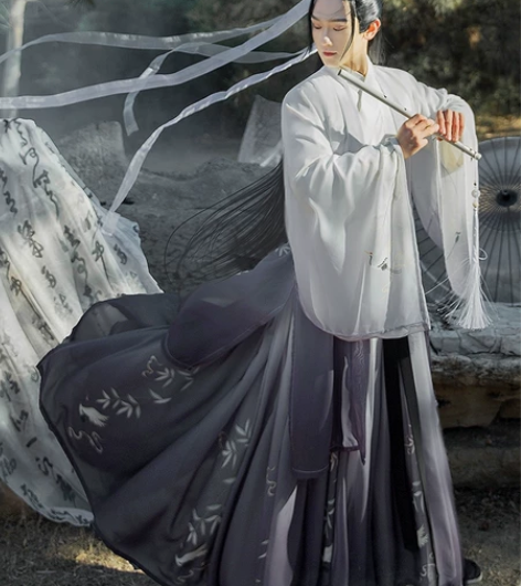 洛苓的步瑶,淘宝买的,冲动消费了属于是,没...