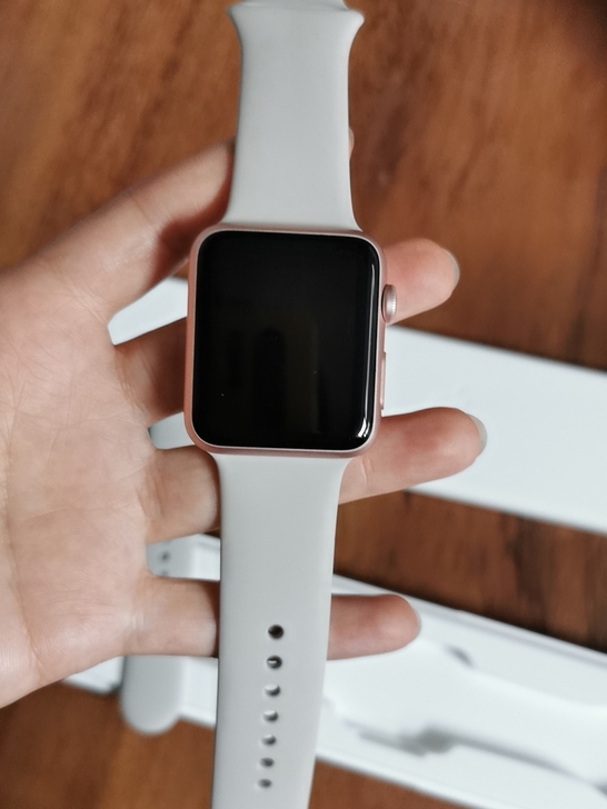 Apple Watch ，老款，平时没有戴...