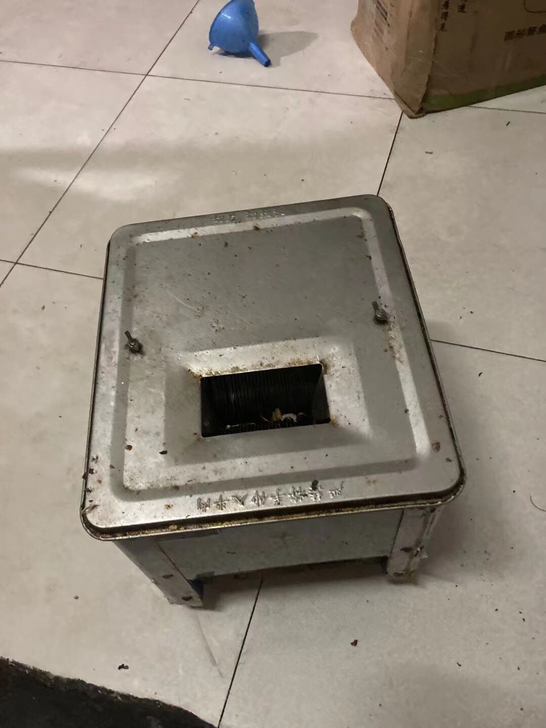 切肉机两台,6成新,120 出,江高自取