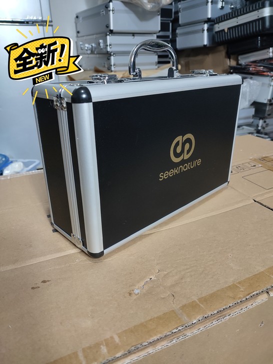 32包邮全新铝合金工具箱收纳箱