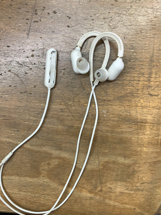 小米运动蓝牙耳机，功能正常，成色看图。二手...