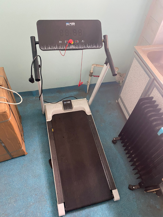跑步机  因为搬家闲置了  求有缘人带走