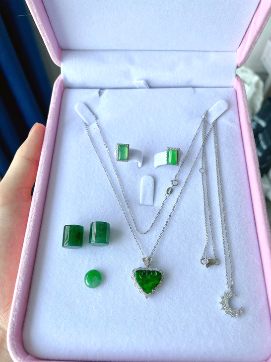 翡翠如意头吊坠 apm月亮项链网红款 绿马...