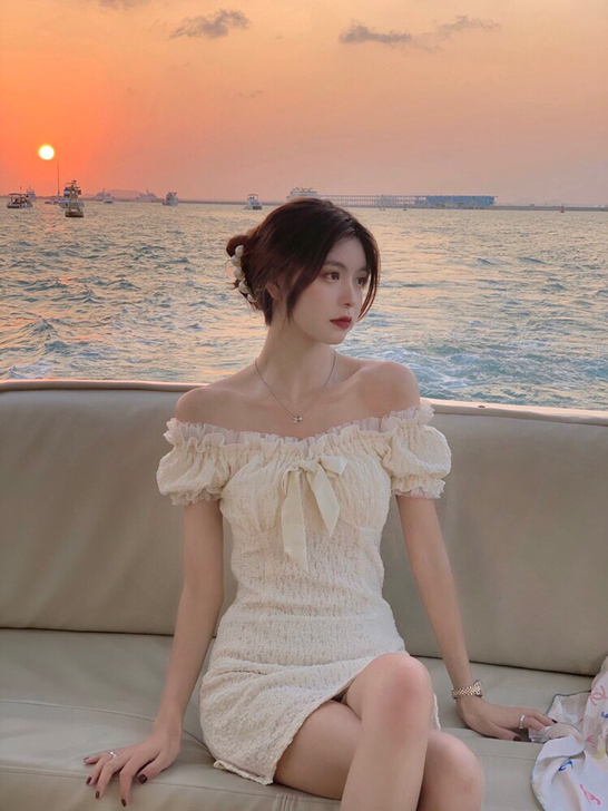 全新带吊牌范智乔品牌l码一字肩米色肌理感针...