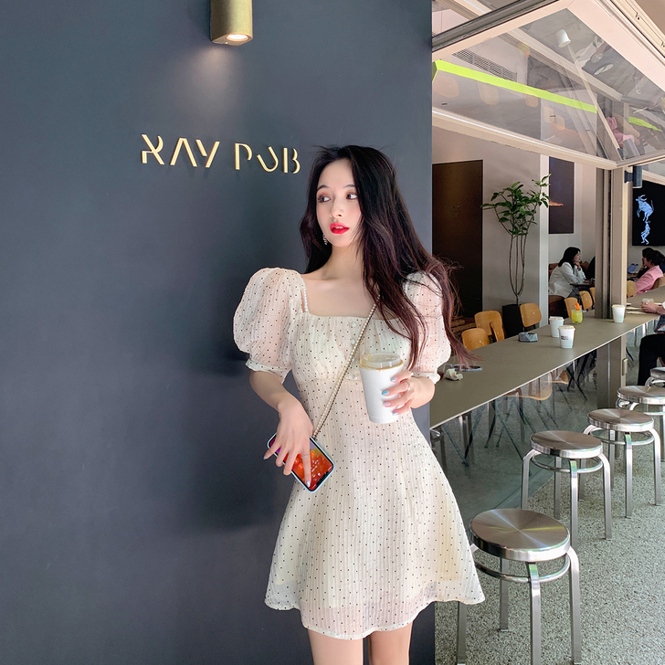 ByYou法式复古泡泡袖方领雪纺白色波点连...