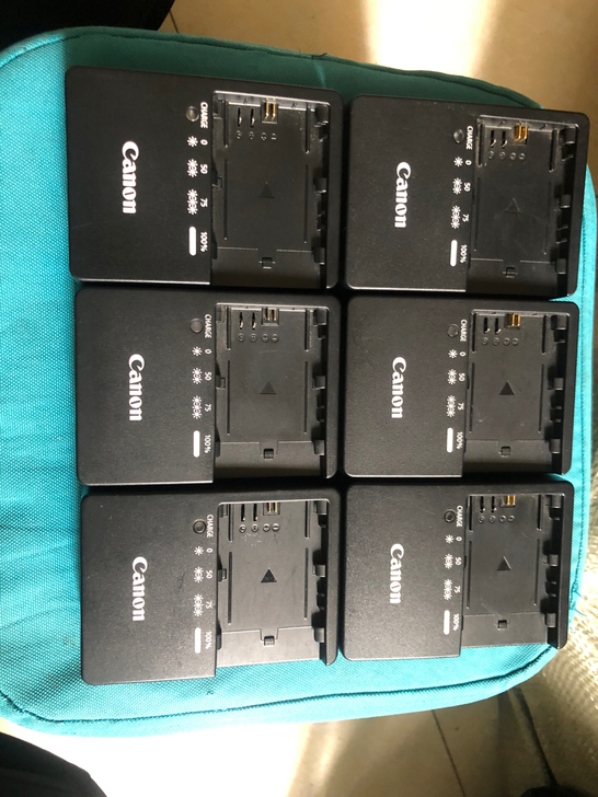 佳能E6E原装充电器  成色非常新，保证原装