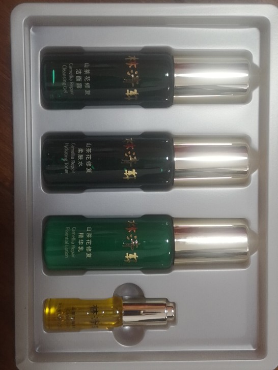 林清轩修复套装,功效啥的我也不多说了,可以...