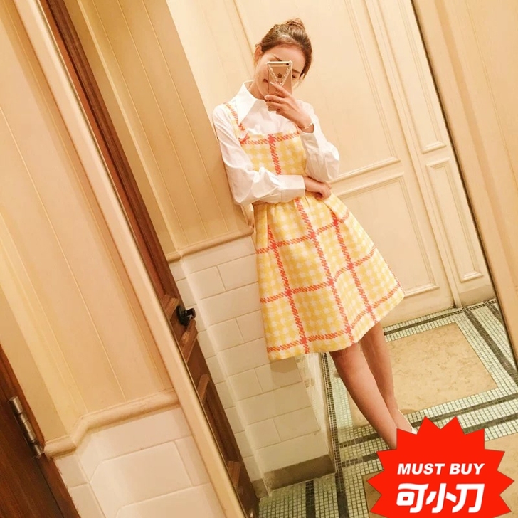 余潇潇  原创设计秋冬新款甜美中长款格子背...