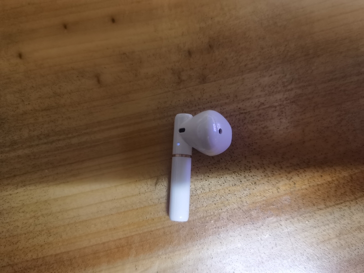 闲置全新原装正品Qcy t8蓝牙耳机左耳一...