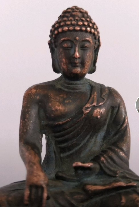 小铜佛一件，造型精美，品像如图。二手货不退...