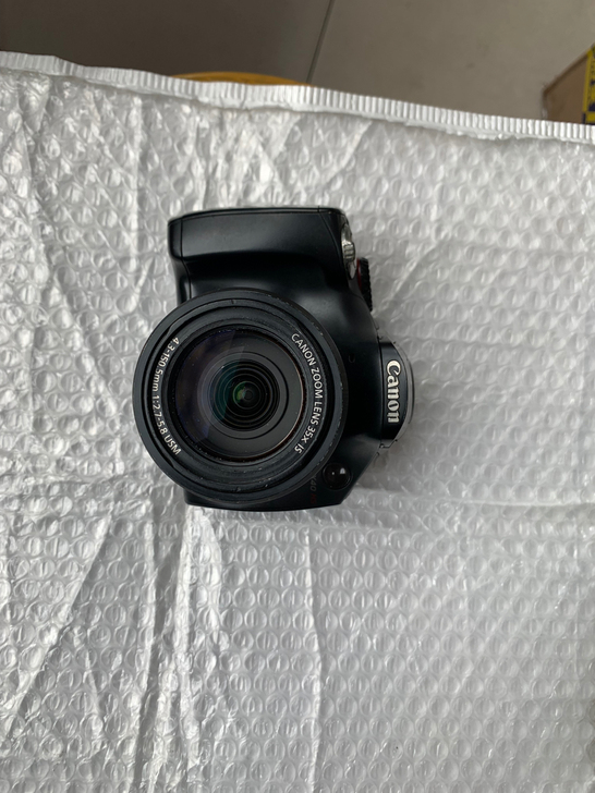 成色一般的佳能SX40，实物拍照，成色如图...