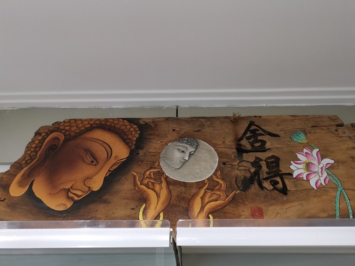 老船木雕刻画，佛和莲花都是雕刻出来的，不是...
