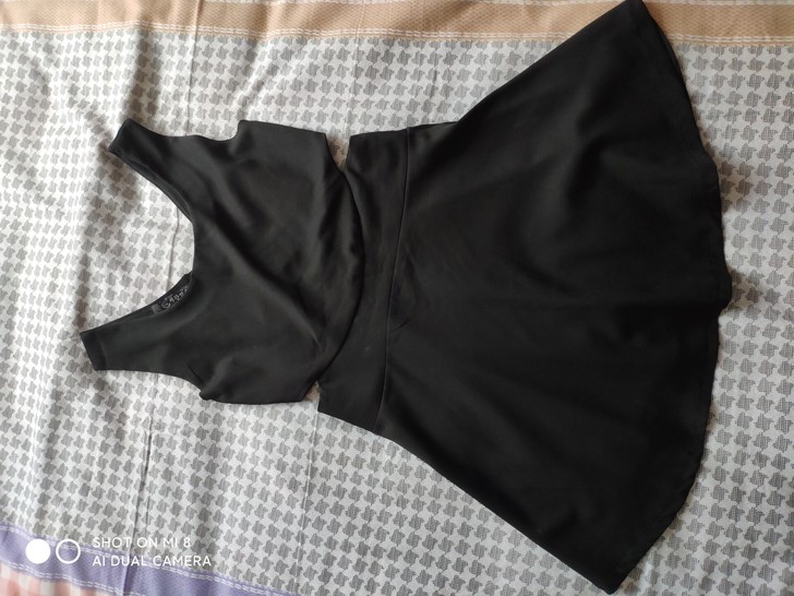 漏腰黑色性感短裙