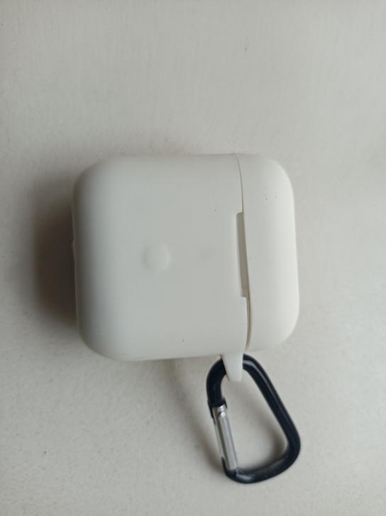 qcy t8s 左耳和充电仓还有保护套 同...