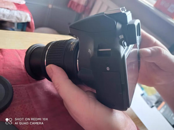 尼康d3500 全新 一次没使用过 赠送三...