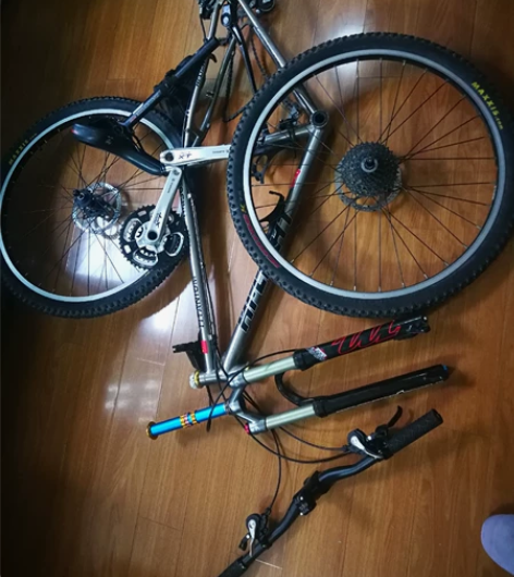 自组山地，航轮26寸入门钛架500款，带后...