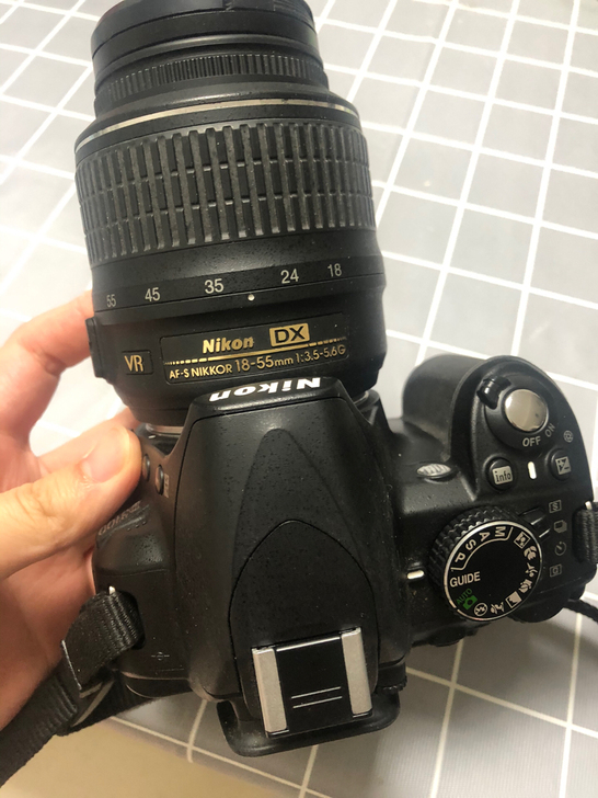 尼康3100D，成色基本全新，带镜头两块电...