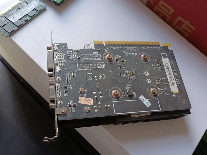 GT610显卡1G。