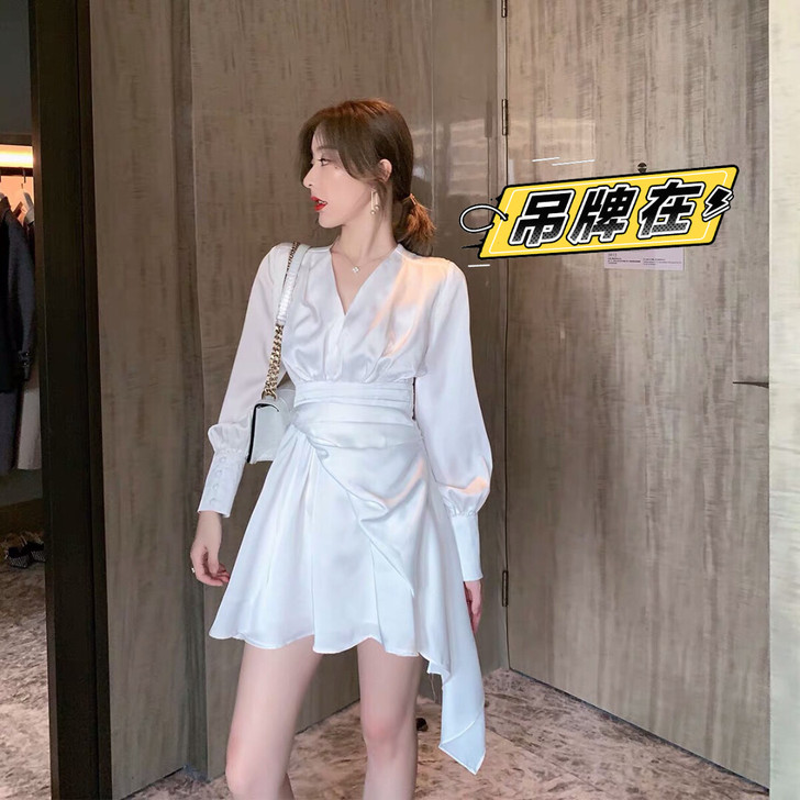 ByYou 秋季白色轻奢缎面v领减龄显瘦连...
