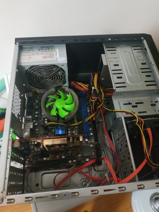 自用电脑,一切正常,没有暗病。350元,不...