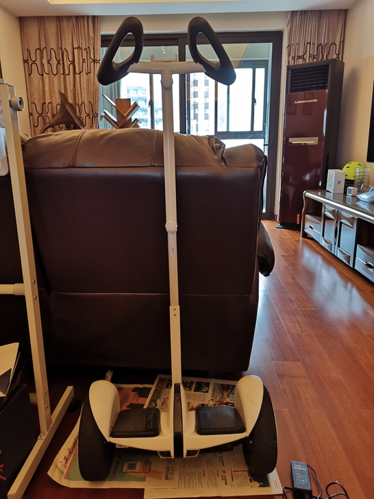 小米平衡车，配件都在，几乎全新，最好无锡自提