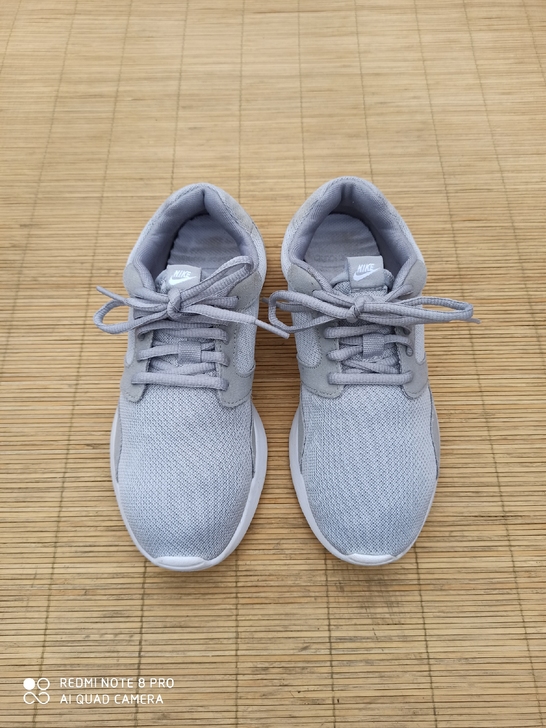 36.5码耐克运动鞋