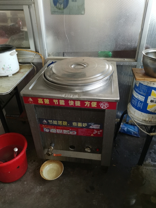 灶台。煮面机。转的店。没用。给钱就卖