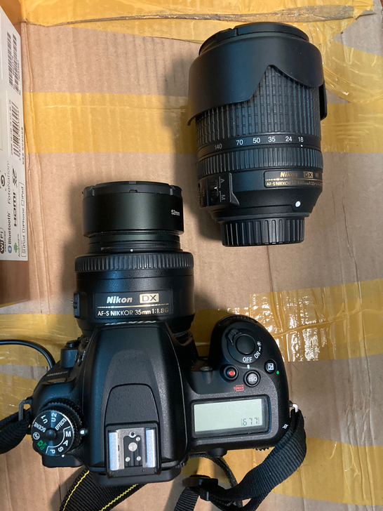 尼康D7500，2020年购入，因为抵抗不...