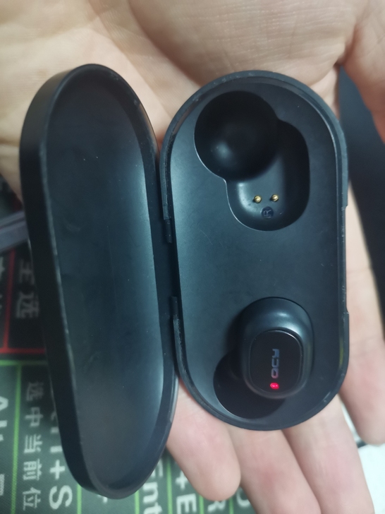 qcy的能量版，京东入手，盒子在，耳塞什么...