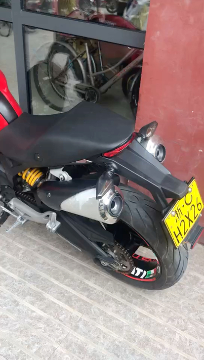 出杜卡迪696小怪兽 摩托车 街车 一个多...