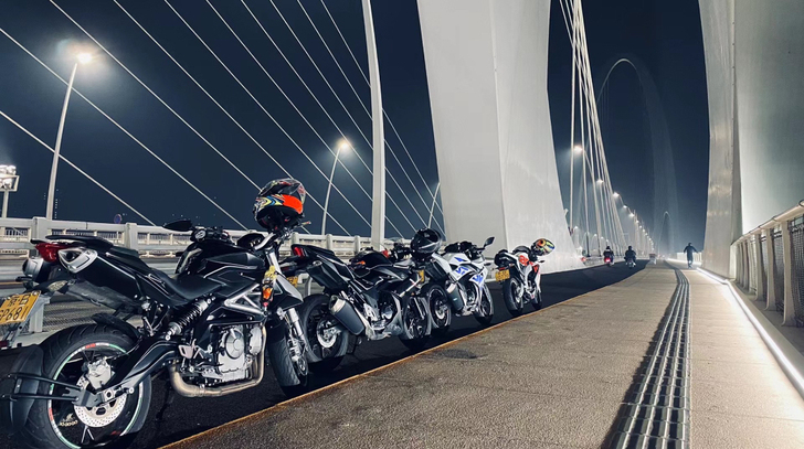 「摩托车租赁」