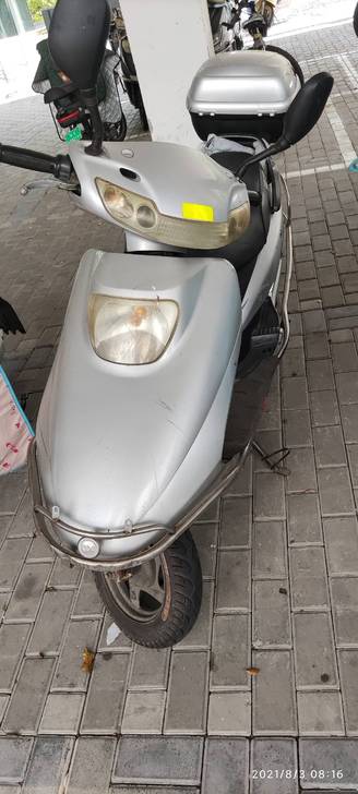 爱玛电动大踏板，48V20A，电池正常充电...