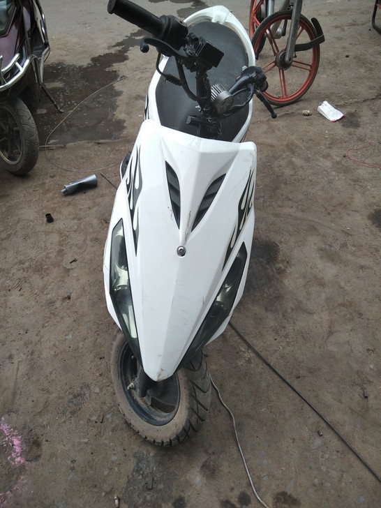 裸把鬼火 125车子没问题 冷热一手新电瓶...