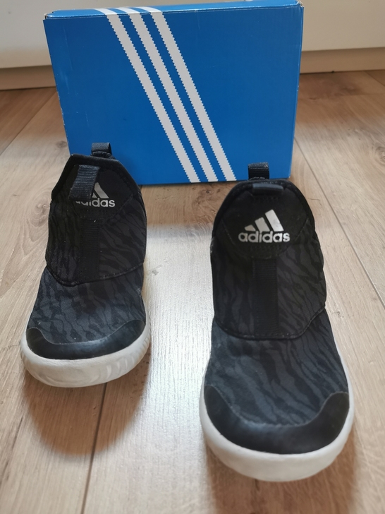 Adidas/阿迪达斯 正品 小童透气训练...