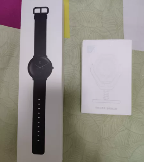 米家石英表+开表器，成色95新，没戴几次。...