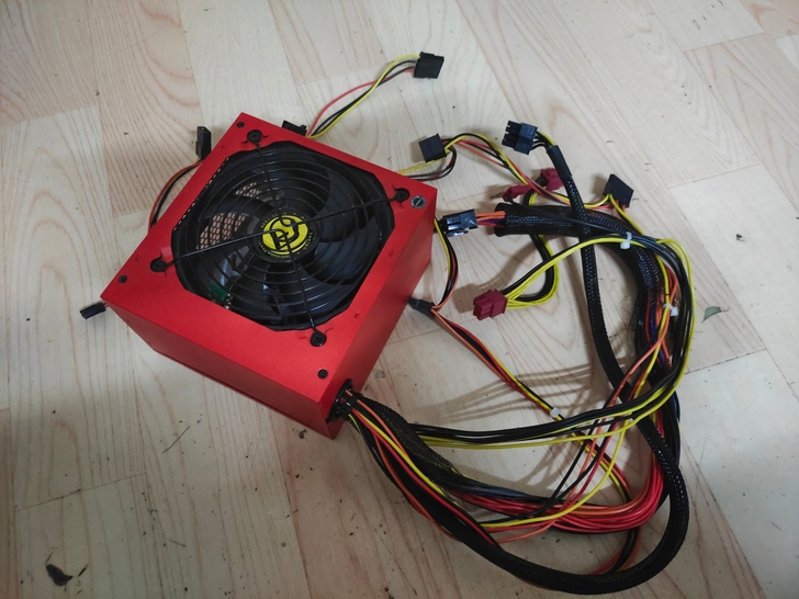 安钛克 400w电源。使用半年。仅支持市内...